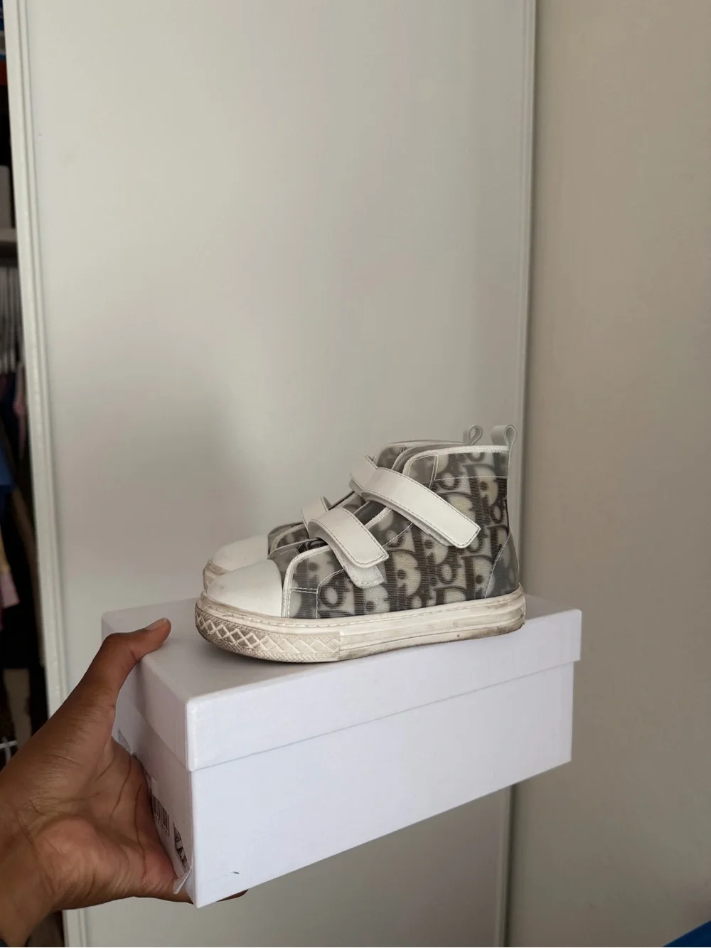 Kids High-Top Velcro Sneakers in White and Gray Signature Print